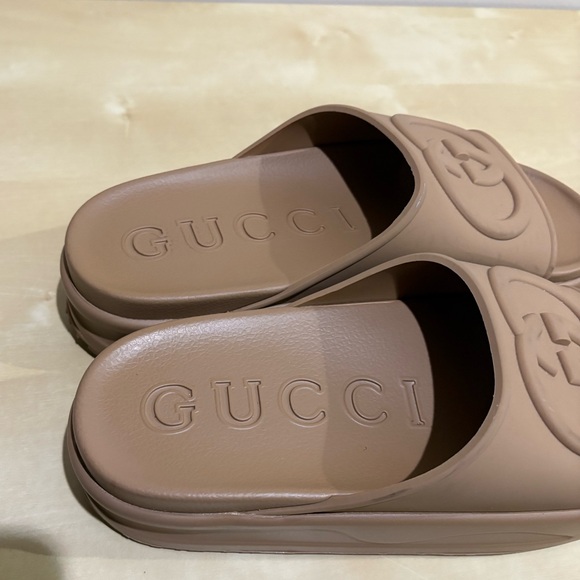 Women’s Gucci Platform Slides - Picture 5 of 5